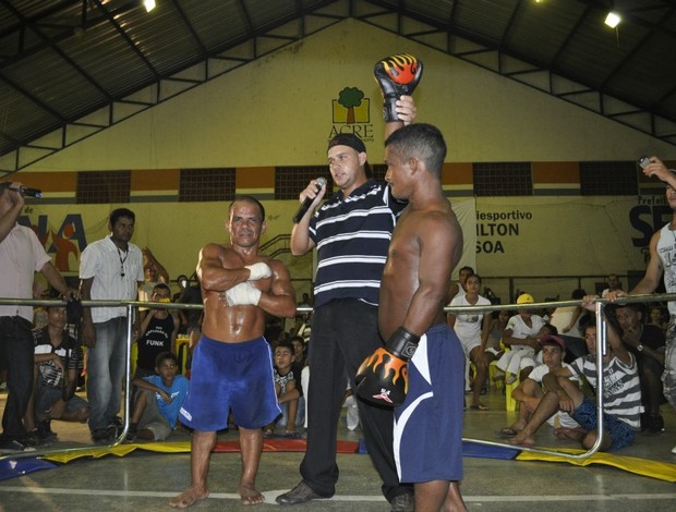 Sucuri do Macuã é o detentor provisório do cinturão de luta de anões em Sena Madureira no Acre (Foto: Divulgação)