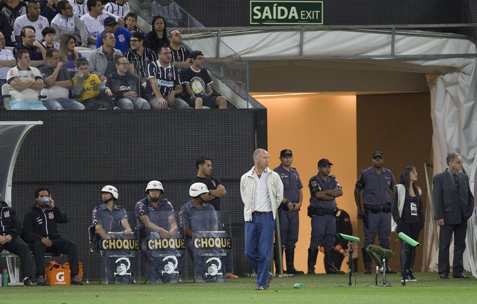 Mano elogia Aranha após clássico: 