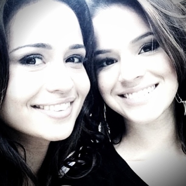 Bruna Marquezine e Nanda Costa (Foto: Instagram / Reprodução)