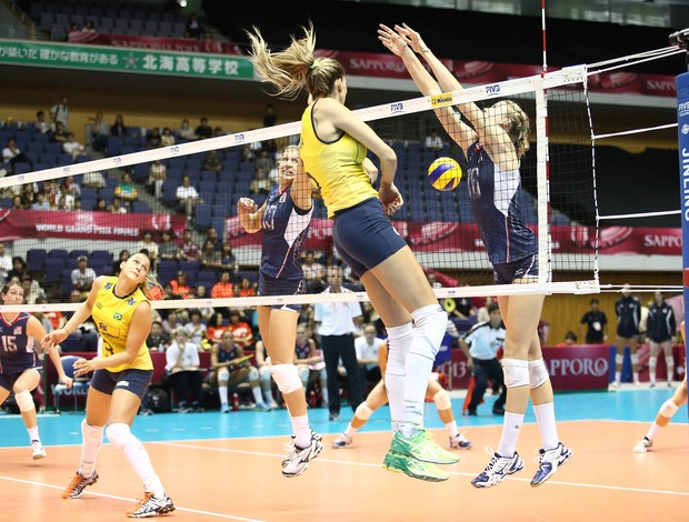Seleção brasileira feminina 3 x 0 EUA, Grand Prix vôlei (Foto: Divulgação / FIVB)