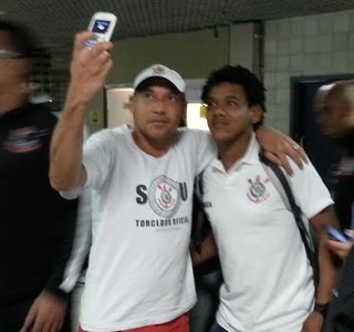 Corinthians chega a Salvador para honrar vantagem contra o Bahia