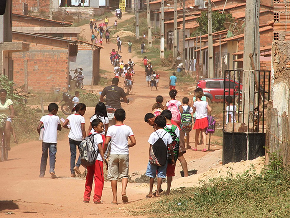 Crianças são liberadas cedo por falta de merenda em Bom Jardim, MA (Foto: Biaman Prado / O Estado)