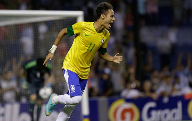 Neymar gol Brasil x Argentina (Foto: AP)