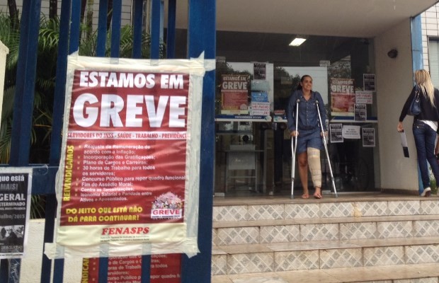 Apesar da greve, Maria Cleide foi atendida porque tinha agendado a perícia em agência de Goiânia, Goiás (Foto: Táliton Andrade/ G1)