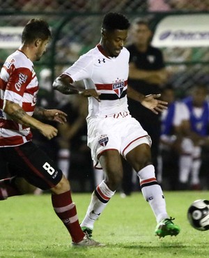 Linense x São Paulo Michel Bastos (Foto: Célio Messias/Estadão Conteúdo)