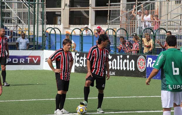 Juninho Paulista e Alex Dias, jogadores de showbol (Foto: Divulgação)