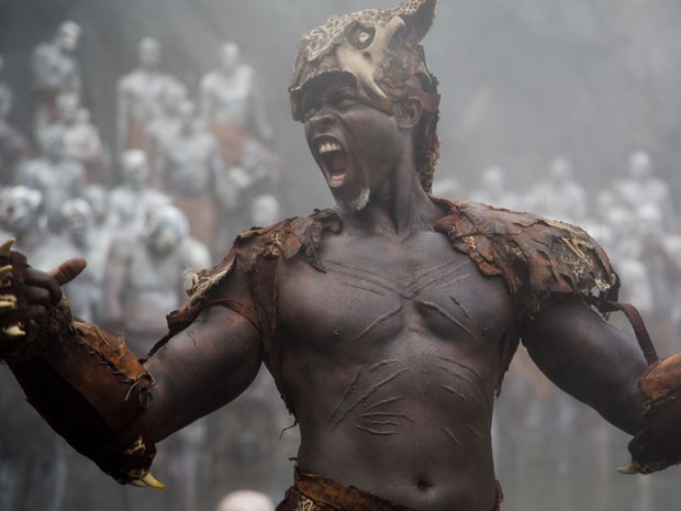 O ator Djimon Hounsou em cena de 'A lenda de Tarzan' (Foto: Jonathan Olley/Divulgação/Warner Bros. Entertainment Inc.)