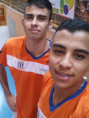 Juliano (esq.) e Rodrigo são os artilheiros da Copa Rio Sul de Futsal (Foto: Juliano Oliveira/Arquivo Pessoal)