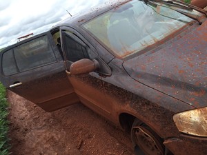Carro de agente roubado por presos é encontrado próximo a Capinópolis (Foto: Divulgação/Polícia Militar)