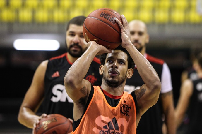 Ronald Ramon no treino do Flamengo antes da final do NBB (Foto: Luiz Pires) Ronald Ramon no treino do Flamengo antes da final do NBB (Foto: Luiz Pires)
