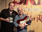 Roberto Medina, criador do Rock in Rio, ganha guitarra exclusiva