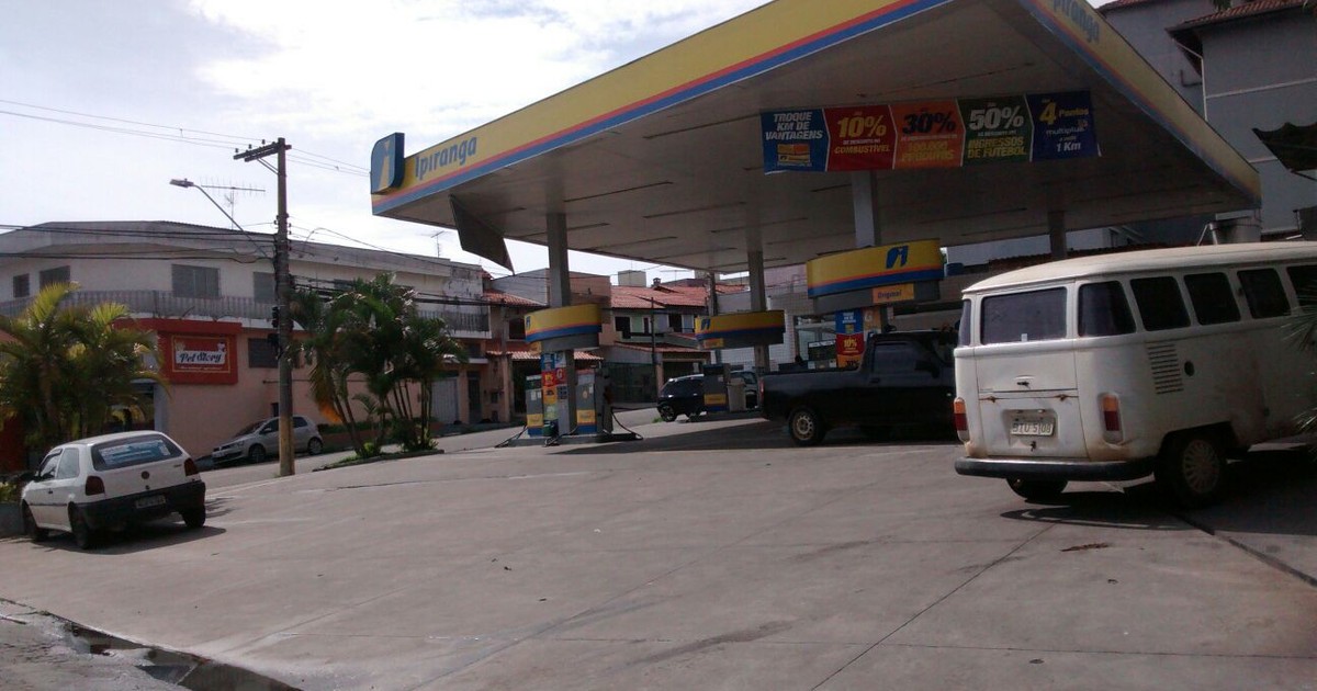 G1 - PM prende quatro suspeitos de roubo a posto de gasolina de Mogi