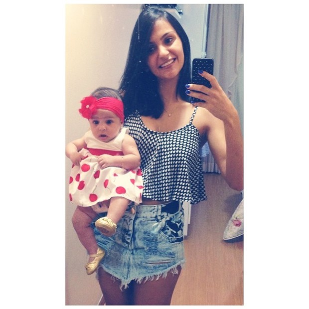 Renata Fontes posta foto com a filha (Foto: Reprodução/Instagram)