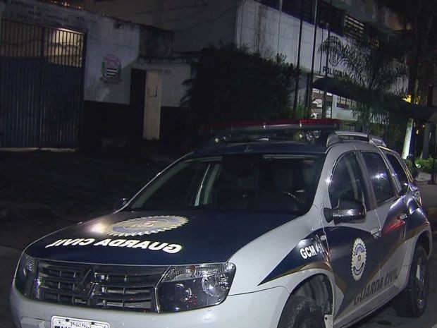 G1 Guarda municipal é baleado após reagir a assalto em Guarujá SP