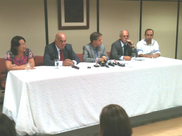 Presidente da EPL e autoridades durante coletiva de imprensa em São José dos Campos. (Foto: Wanderson Borges/TV Vanguarda)