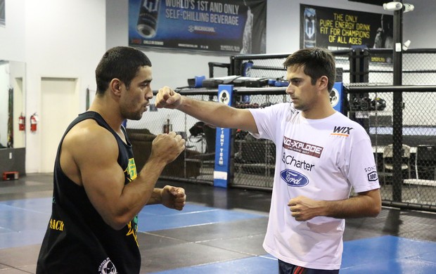 Nelsinho Piquet, Michal Costa e Ricardo Demente, treino MMA (Foto: Evelyn Rodrigues)