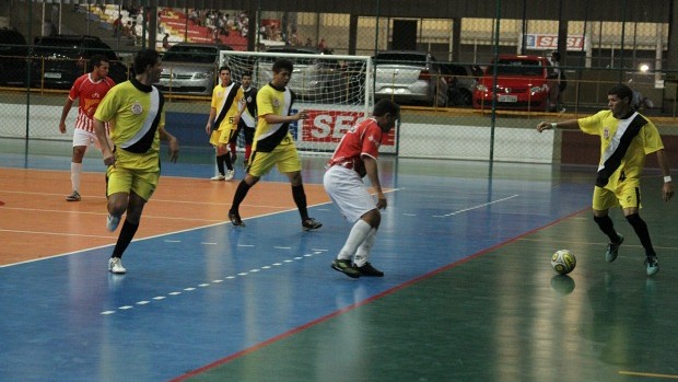 Tapauá FC, DE amarelo busca o bicampeonato da Copa TV Amazonas de Futsal (Foto: Frank Cunha/Globoesporte.com)