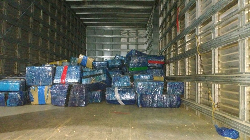 Droga vinha do Mato Grosso do Sul e seria comercializada na Grande Florian&oacute;polis (Foto: PRF/Divulga&ccedil;&atilde;o)