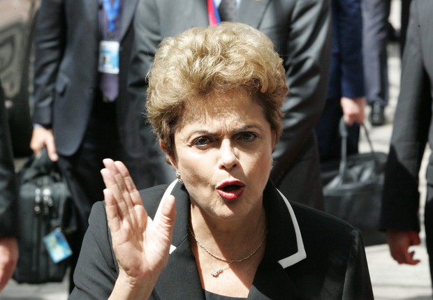 Dilma Rousseff na cúpula EU-Celac, que integra países da União Europeia, da América Latina e do Caribe, em Bruxelas, na Bélgica, nesta quinta-feira (11) (Foto: AP Photo/Francois Walschaerts) Dilma Rousseff na cúpula EU-Celac, que integra países da União Europeia, da América Latina e do Caribe, em Bruxelas, na Bélgica, nesta quinta-feira (11) (Foto: AP Photo/Francois Walschaerts)