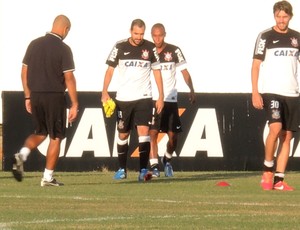 Danilo Corinthians treino (Foto: Rodrigo Faber)