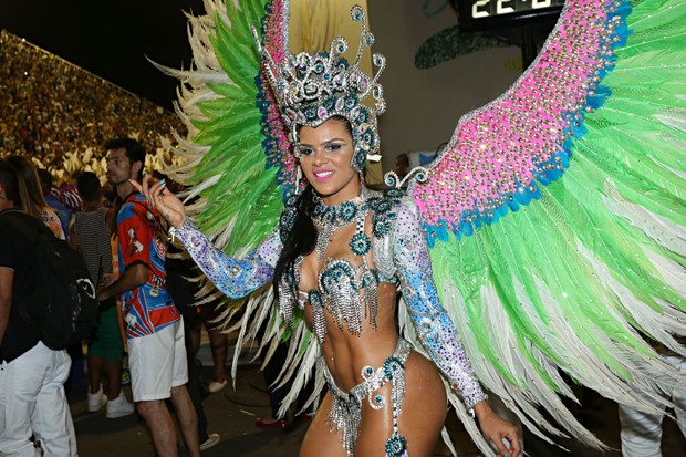 Ego União Da Ilha Tem Sósia De Bruna Marquezine Entre Musas Do Desfile Notícias De Carnaval 2017