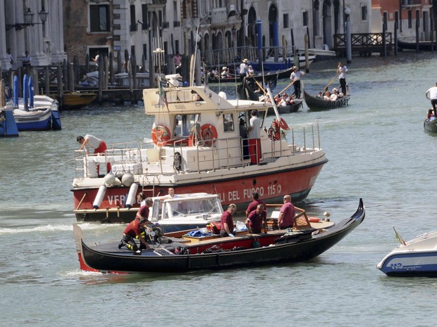 Colisão de gôndola com balsa deixa morto em Veneza (Foto: REUTERS/Manuel Silvestri)