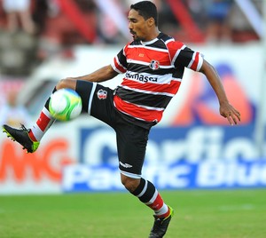 Everton Santa Cruz (Foto: Aldo Carneiro / Pernambuco Press)