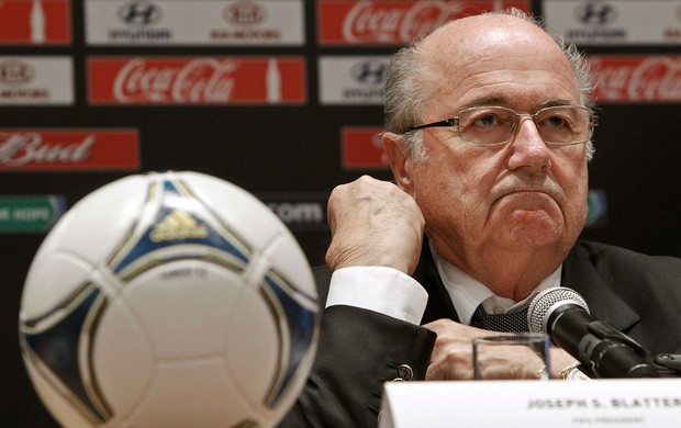 Blatter durante coletiva da Fifa em Moscou (Foto: Reuters) Blatter durante coletiva da Fifa em Moscou (Foto: Reuters)
