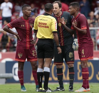 São Paulo x Vasco Thiago Mendes Rogério Ceni Matheus Reis Dewson Fernando Freitas da Silva (Foto: Miguel Schincariol)