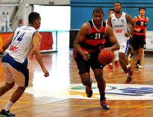 basquete cristiano flamengo e pinheiros (Foto: João Pires / LNB)