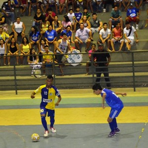 Decisão do Estadual de Futsal Sub-17 levou bom publico ao ginásio Hélio Campos (Foto: Rodrigo Litaif)