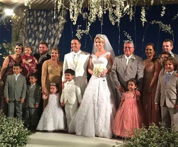 Maria Valmira, no casamento do filho Wesley Safadão (Foto: Reprodução/Facebook) Maria Valmira, no casamento do filho Wesley Safadão (Foto: Reprodução/Facebook)