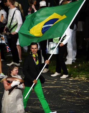 Rodrigo Pessoa porta-bandeira Olimpíadas Londres 2012 (Foto: Getty Images)