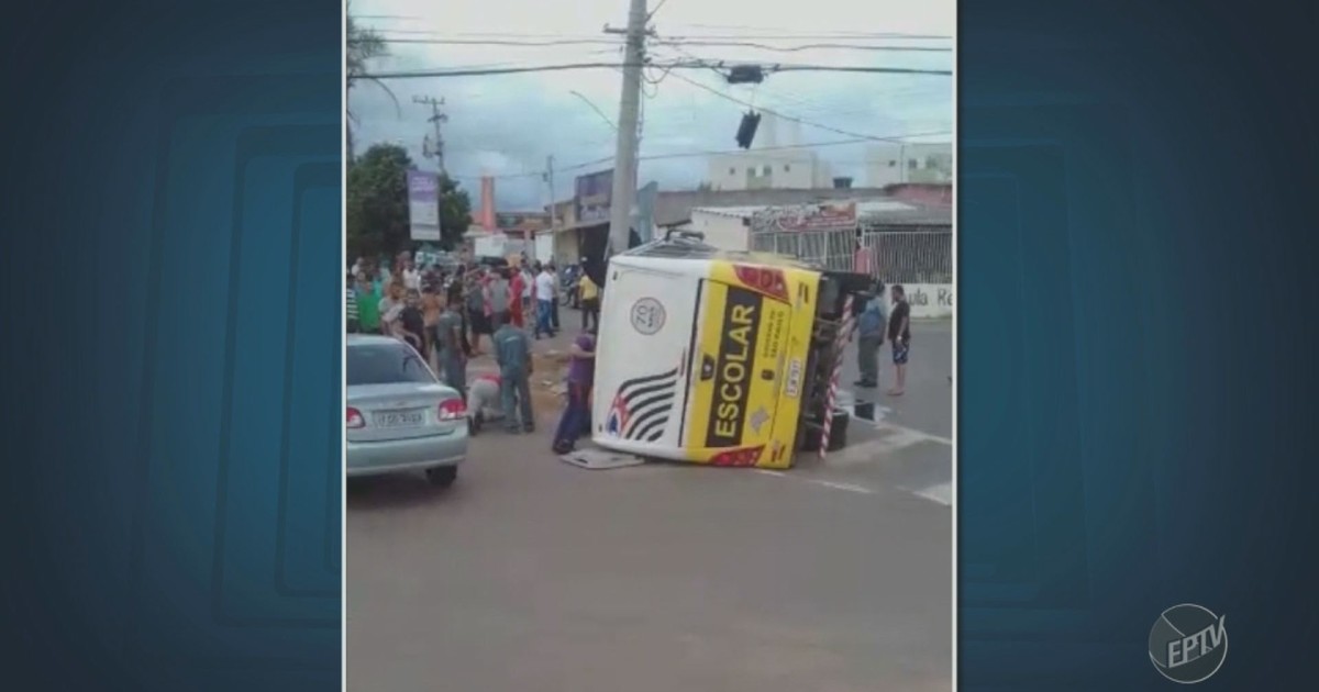 Motorista brinca com alunos antes de ônibus tombar em Monte Mor ... - Globo.com