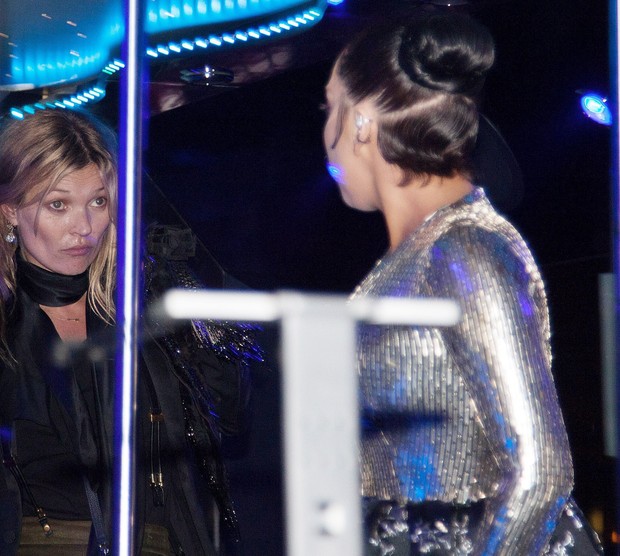 X17 - Kate Moss e Lady Gaga em festa em Paris, na França (Foto: X17online/ Agência)