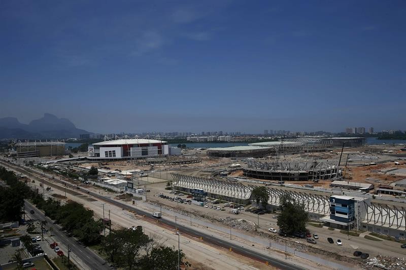 Imagem mostra uma panorâmica das obras do Parque Olímpico no Rio de Janeiro. Neste domingo (1), o Rio completa 450 anos