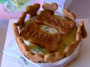 Bolo foi feito pela mãe de Habib, com comida canina específica (Foto: Reprodução/ EPTV) Bolo foi feito pela mãe de Habib, com comida canina específica (Foto: Reprodução/ EPTV)