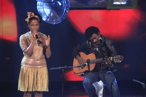 Ana Carolina E Seu Jorge Caldeirao Do Huck Seu Jorge Fara Dueto Com Cantora De Rua No Palco Do Caldeirao