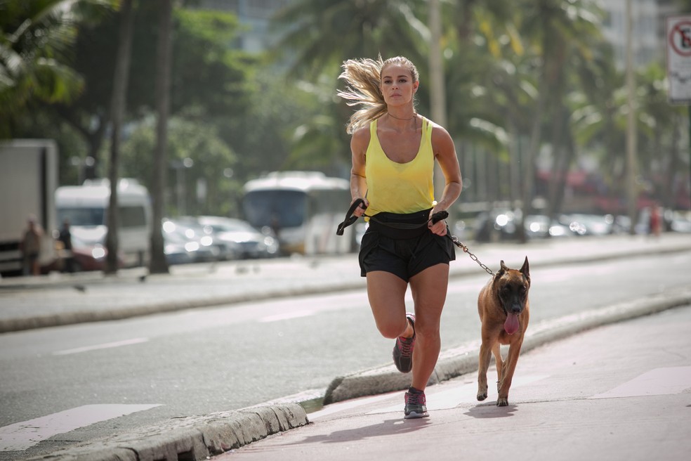 Paolla durante as gravações de 'A Força do Querer': boa forma sem sacrifícios (Foto: Raphael Dias/Gshow)