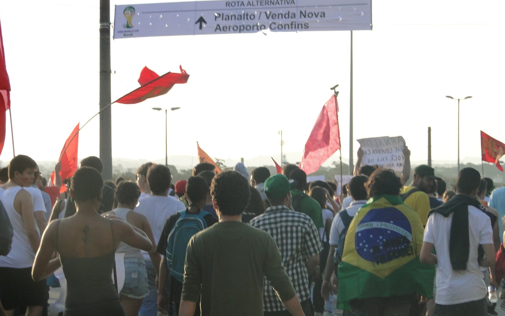 Protesto segue na Avenida Antônio Carlos, em Belo Horizonte (Foto: Humberto Trajano/G1)