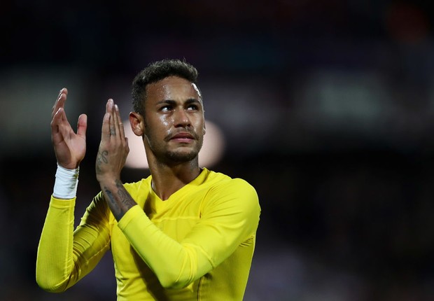O jogador de futebol Neymar Jr durante partida pelo PSG (Foto: Dean Mouhtaropoulos/Getty Images)
