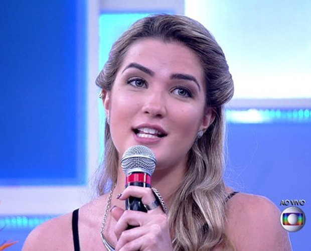 Aline comenta relacionamento entre Fernando e Amanda (Foto: TV Globo)