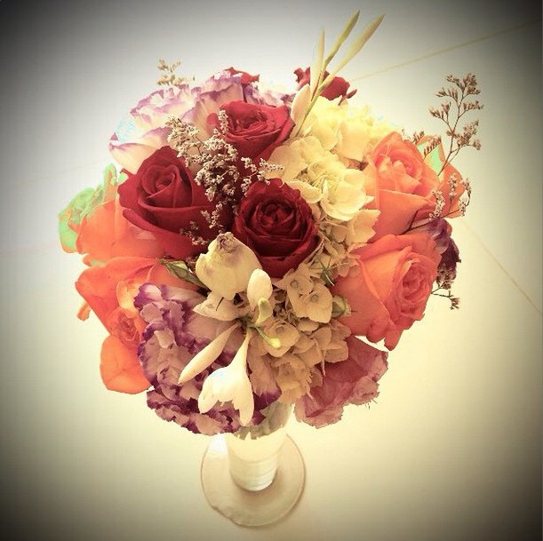 Buquê de flores que José Loreto deu para Débora Nascimento (Foto: Reprodução/Instagram)