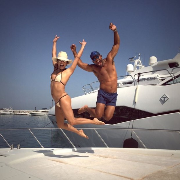 Eva Longoria curte passeio de barco com amigas (Foto: Instagram / Reprodução)
