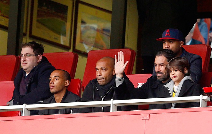 Thierry Henry e Robert Pires, Arsenal X Stoke City (Foto: Getty Images)