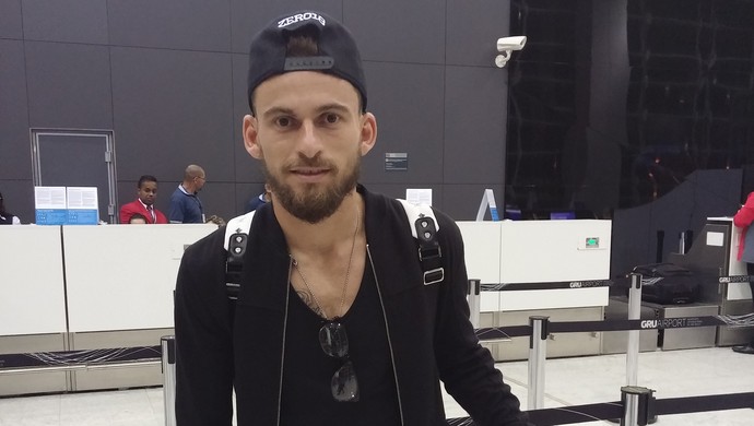 Lucas Lima embarque Seleção brasileira (Foto: Bruno Rocha / GloboEsporte.com)