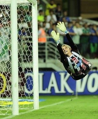 A caminho do Corinthians, goleiro do Braga superou tumor e jogou no Irã