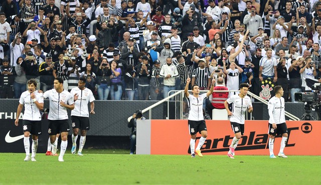 Invicto há 19 jogos, Corinthians vence desconfiança e valoriza trabalho