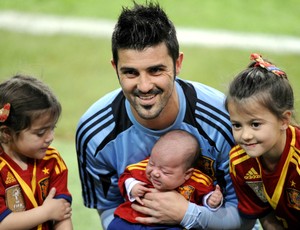 David Villa com as filhas Espanha (Foto: Reuters)