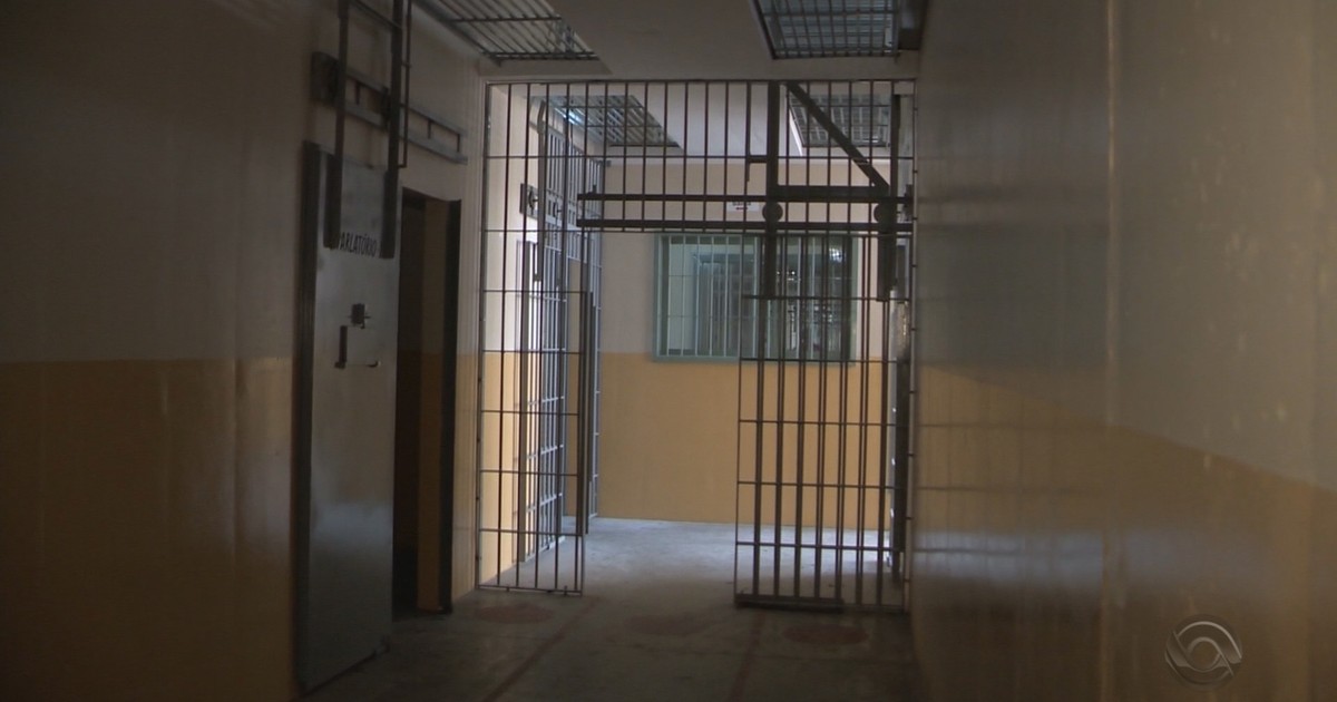 Deap faz apuração interna sobre fuga em penitenciária de Blumenau - Globo.com